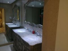 -爱舍美景酒店(燕儿岛路地铁站店)