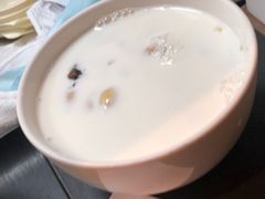 鲜奶桃胶莲子-彬媽糖水(万象天地店)