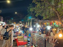 -周日夜市
