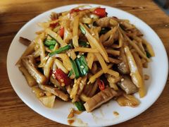 酸笋炒肥肠-牛八宝桂林米粉(八里庄店)