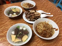 -松树干拌面店