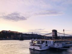 -多瑙河畔鞋履雕塑