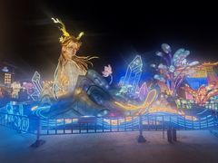 -淄博花灯齐彩城