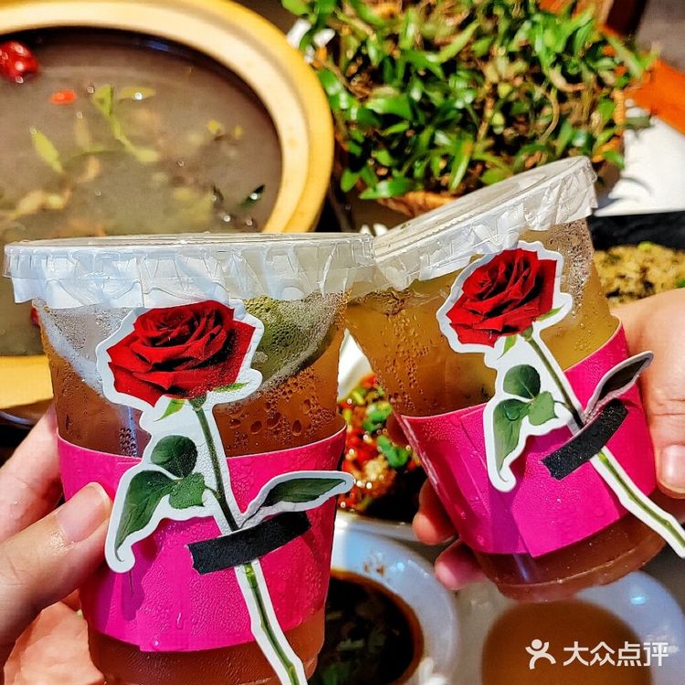 👭和姐妹周末小聚，被这家潮工夫鸡煲惊艳！