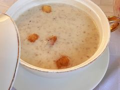 奶油鲜蘑菇汤-新侨三宝乐西餐厅(崇文门店)