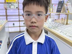 -罗伯特眼镜·蔡司官方授权(罗湖国贸店)