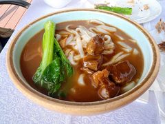 牛腩汤河粉-水上明月·湖景餐厅