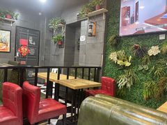 -愉肴麻辣香锅(中山路店)