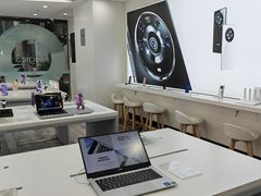 -荣耀授权专卖店(黄浦浙江中路店)