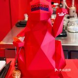 这红红火火的咖啡店是不是很辣眼！