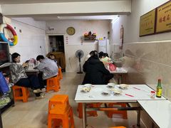 -松树干拌面店