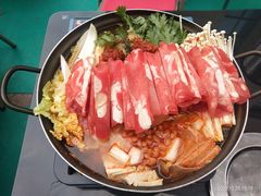 部队锅-MI WU FACTORY米屋美食工厂餐厅(绿地店)