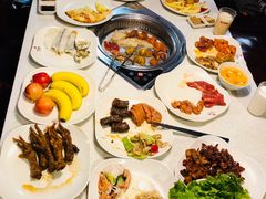 -佰烧海鲜烤肉火锅自助(世茂国际广场店)