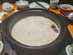 -洪氏嗨捞·广东猪肚鸡·椰子鸡火锅(西咸万象城店)