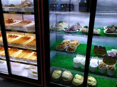 面包甜点陈列柜-袁记串串香(涧西总店)