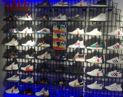 -adidas(德基广场店)