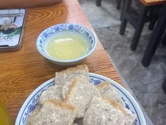 老北京炸灌肠-门框胡同百年卤煮(前门煤市街店)