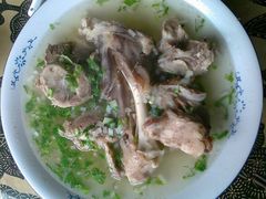 手抓羊肉-巴扎美食·新疆菜·西域歌舞表演餐厅(新疆大厦店)