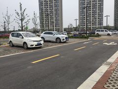 -融创茂-停车场