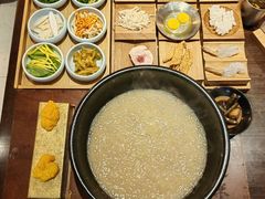 -银米·云南传统过桥米线(双廊黑金冠店)