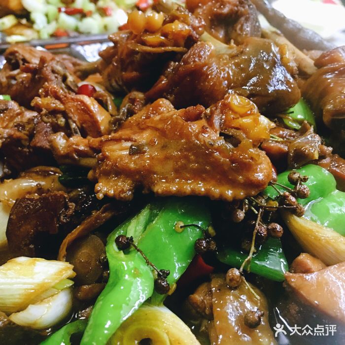 朱记香鸡辣鱼老菜馆泰山鲜椒鸡图片 - 第1张