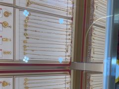 -恒一珠宝·回收黄金钻石奢侈品(灵岩南路店)