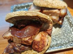 -老天桥酱肉烧饼夹肘子(天桥店)