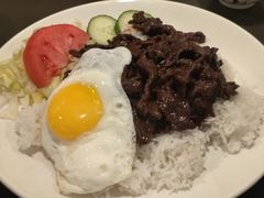 牛肉饭加蛋-金边小馆