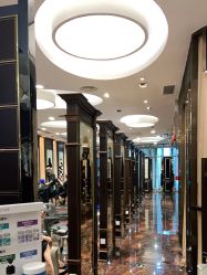 点击看大图 -八佰伴8008星级形象店