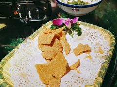 咸蛋黄苦荞饼-逸兴楼·地道长沙菜(六沟垅店)