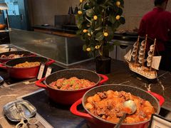 -广州万富希尔顿酒店·感趣自助餐厅·金秋蟹宴生蚝海鲜刺身