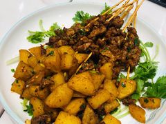 香辣孜然牛肉串-犇逸·乐山跷脚牛肉·四川现炒(览海店)