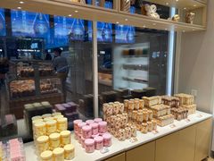 面包甜点陈列柜-好利来(南京路一店)