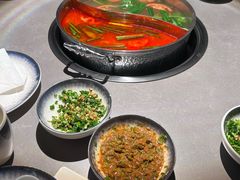 -伴山牛贵州黄牛肉火锅·苗疆非遗艺术餐厅(上海首店)