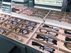 -目艮眼镜SHOWROOM(品牌集合店)