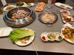 -黑金·寻焰自助百汇·烤肉·火锅(中街店)