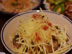 -Cuc Gach Quan Restaurant