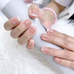 -七彩虹美甲美睫 半永久