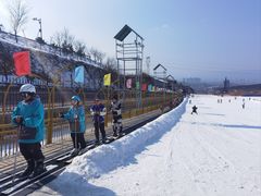 -采薇庄园四季滑雪场