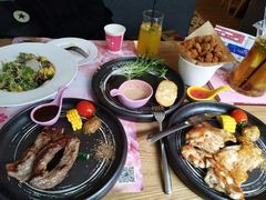 -樱花里音乐餐吧·牛扒椰子鸡(东圃店)
