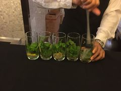 -东方红海鲜百汇(国际大厦店)