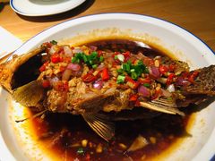 香煎鲫鱼-费大厨辣椒炒肉(万家丽一店)