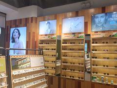 -LOOK眼镜·蔡司依视路配镜(宝山万达店)