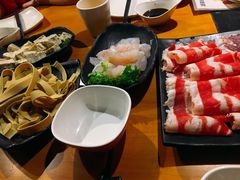 -洪氏嗨捞·广东猪肚鸡·椰子鸡火锅(西咸万象城店)