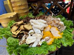 -老滇山寨•云南特色菜•地方菜•民族风情歌舞表演(金碧店)