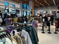 -lululemon(比斯特购物村店)