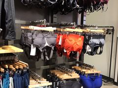 -UNDER ARMOUR(新燕莎奥莱店)