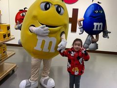 -m豆巧克力世界(上海世茂广场店)