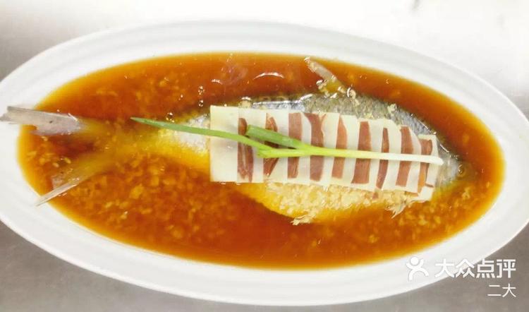 酒酿花雕蒸鲥鱼