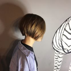 -茶发Salon·烫发染发理发